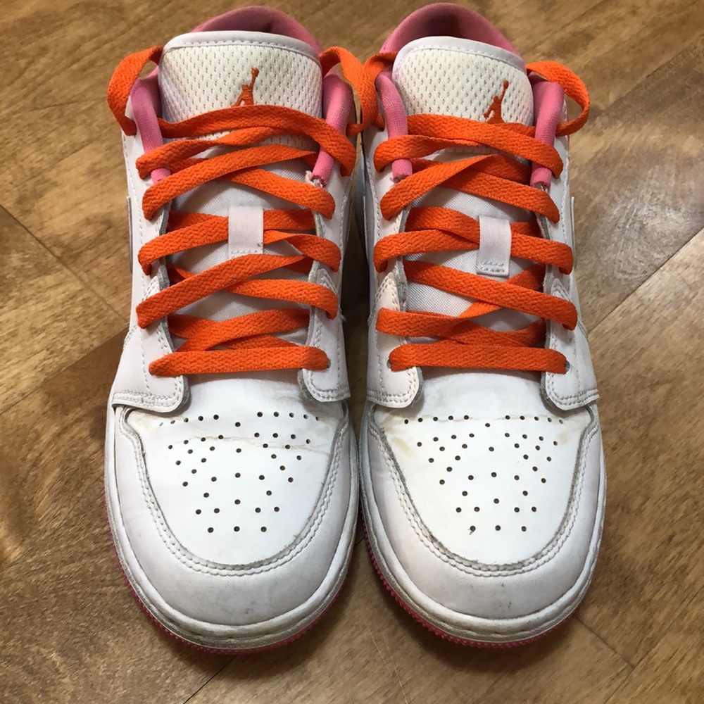 Girls Air Jordan “pinksickle” shoes. Size 6Y. Worn less than 10 times. - Picture 2 of 7